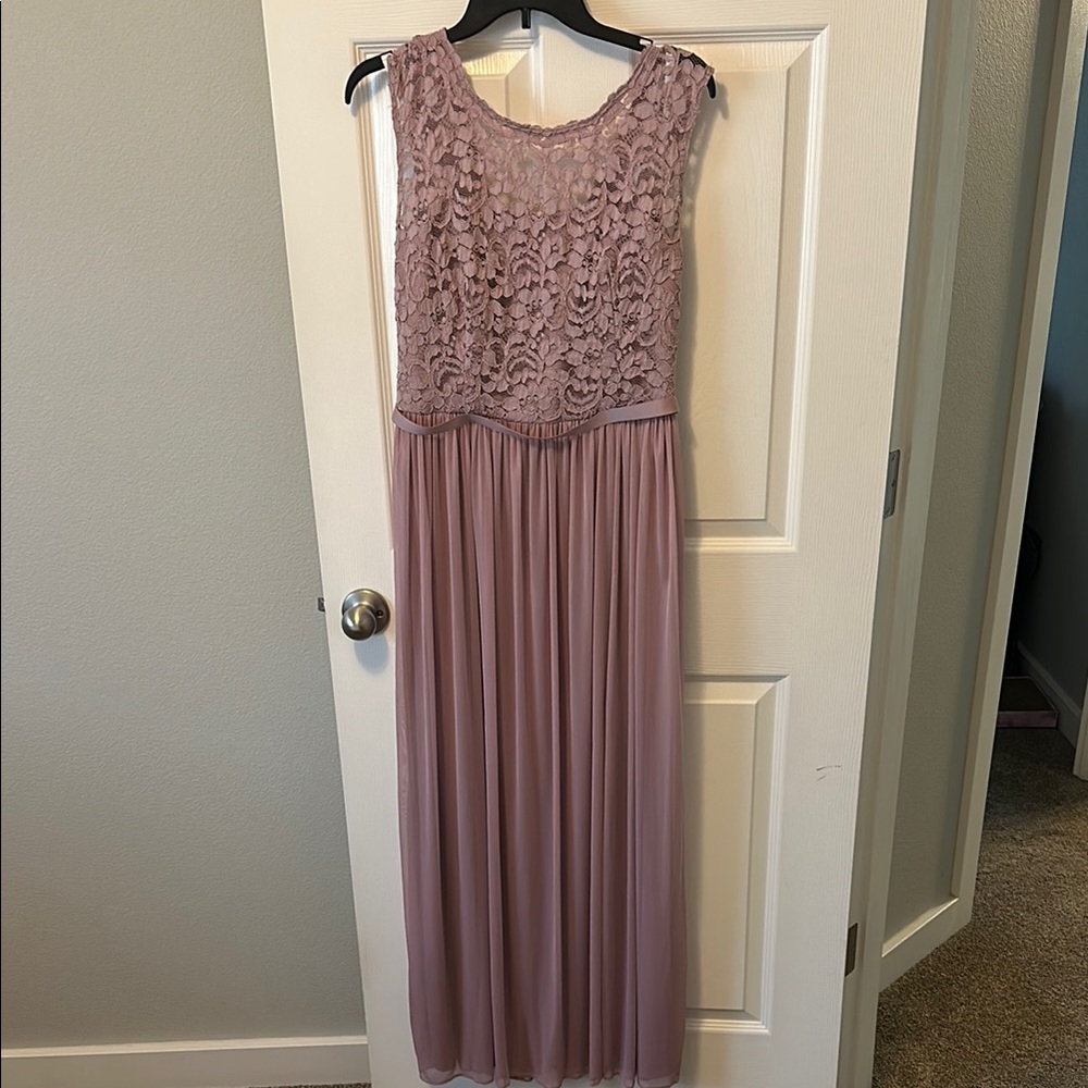 David's Bridal Quartz Sleeveless Scoop Neck Gown